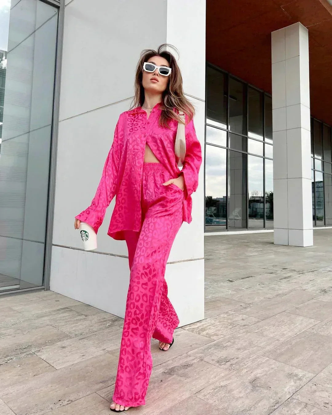 LP | Camicetta elegante con abbottonatura monopetto e pantaloni a gamba larga