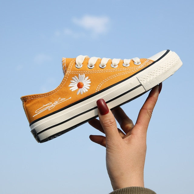 LP | Taglio basso con sneakers a stampa floreale