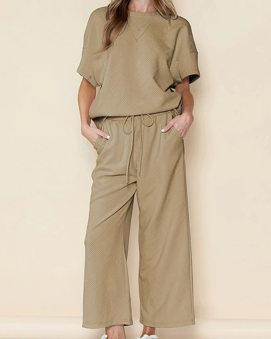 LP | Camicia larga e pantaloni larghi da donna