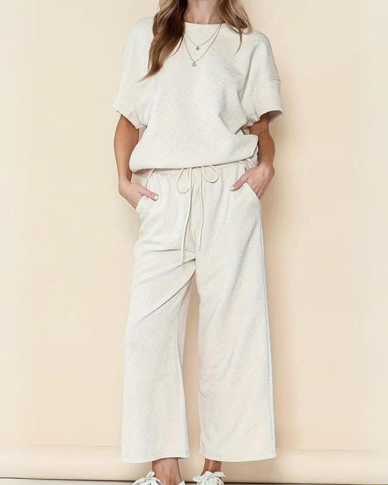 LP | Camicia larga e pantaloni larghi da donna