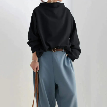 LP | Maglia nera con scollo rotondo oversize