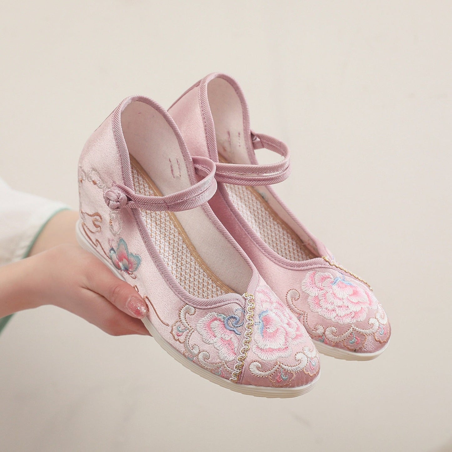 LP | Scarpe eleganti con zeppa ricamata