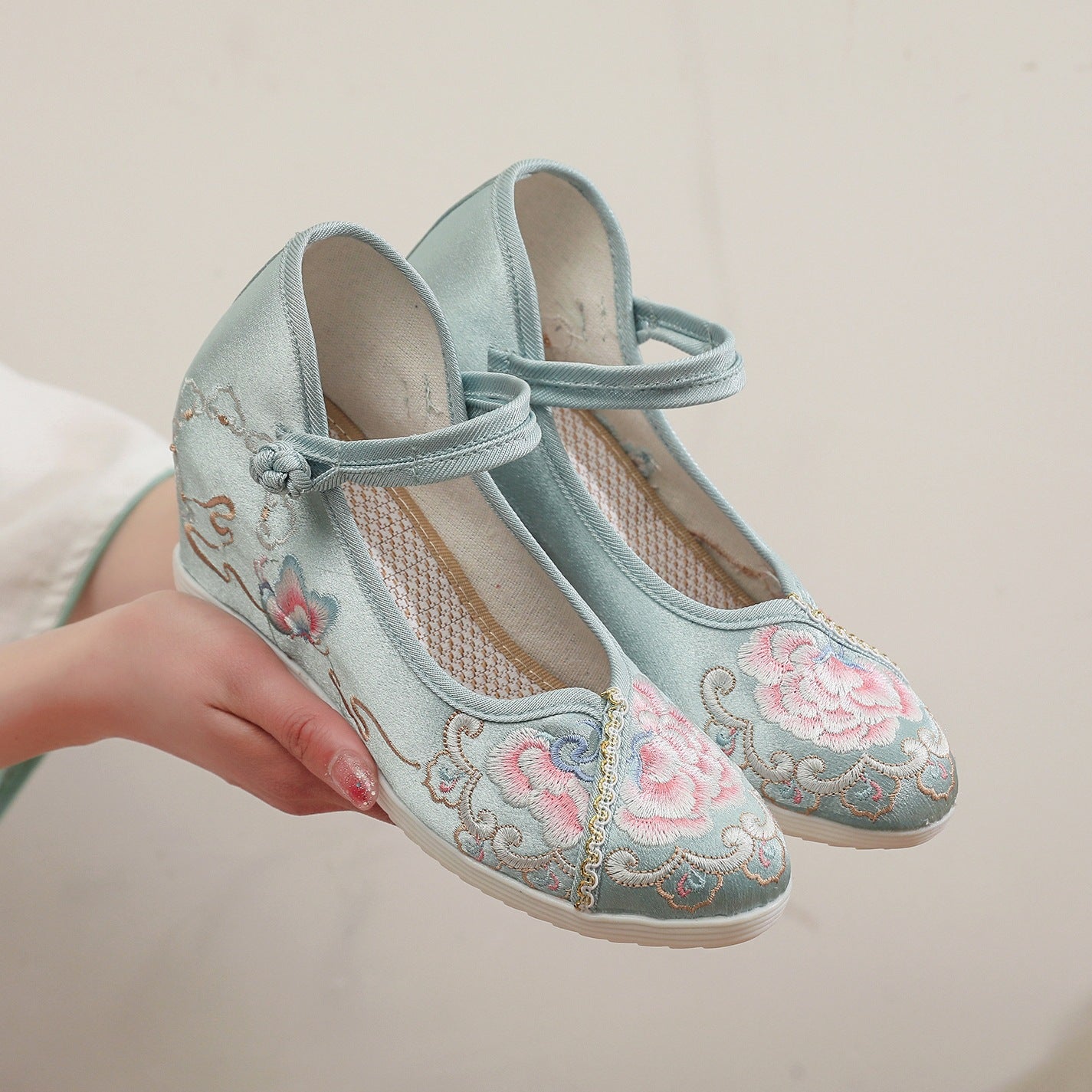 LP | Scarpe eleganti con zeppa ricamata
