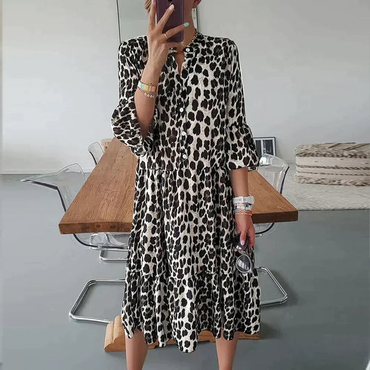 LP | Abito midi con stampa leopardo, abbottonatura e maniche a 3/4