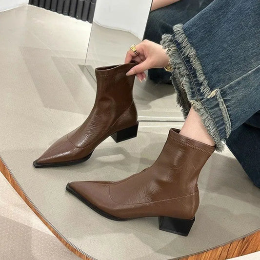 Ortopedico Tacchi alla moda e di supporto