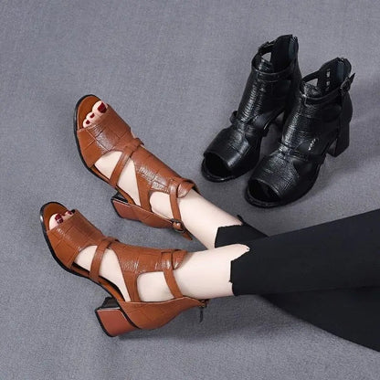 LP | Scarpe con tacco grosso e cinturino regolabile
