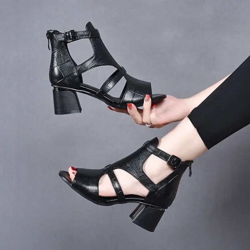 LP | Scarpe con tacco grosso e cinturino regolabile