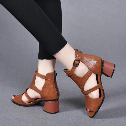 LP | Scarpe con tacco grosso e cinturino regolabile