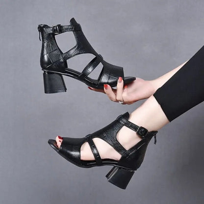 LP | Scarpe con tacco grosso e cinturino regolabile